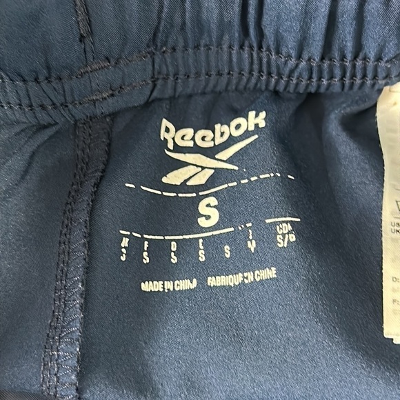 Reebok Training Essentials Woven Unlined Pants size small - Picture 3 of 5